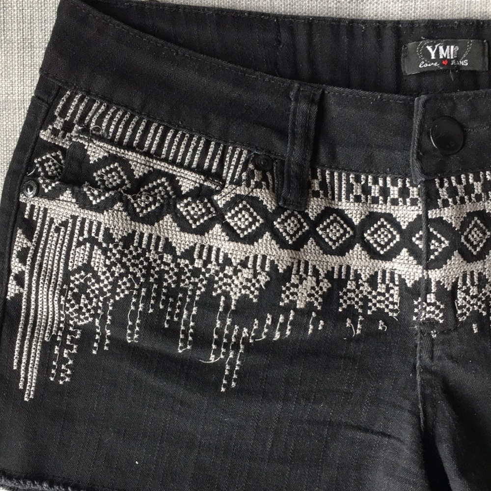 Y2K black low rise jean shorts - Size 9 - Picture 2 of 4